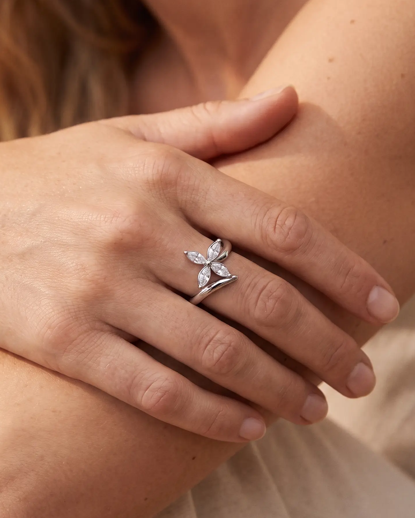 cascalia-ai ring-151-S_studio1_a8+ring139-S.png