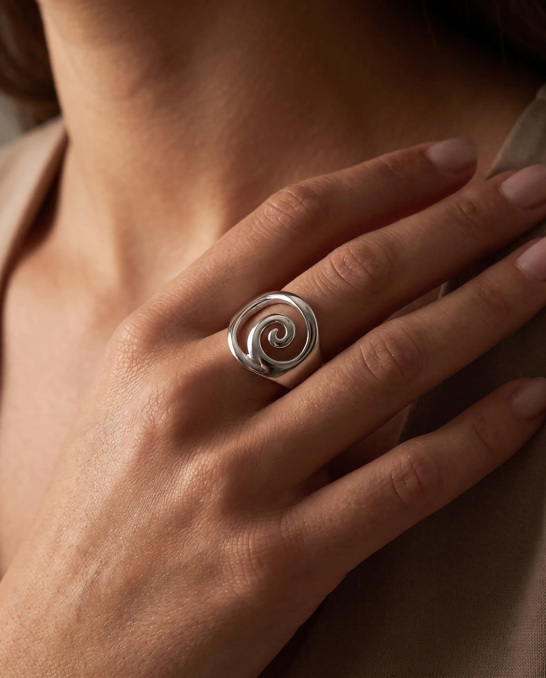 cascalia-ai ring-156-S_studio1_a6+solo.png