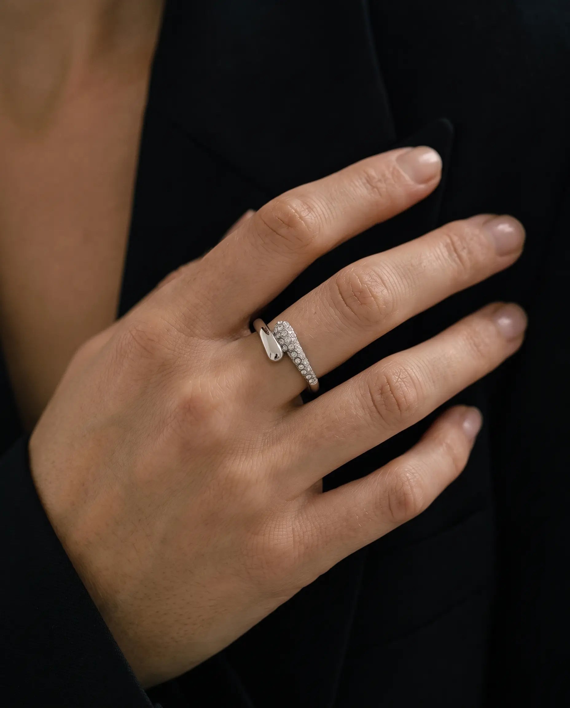 cascalia-ai ring-166-S_studio1_a4+solo.png