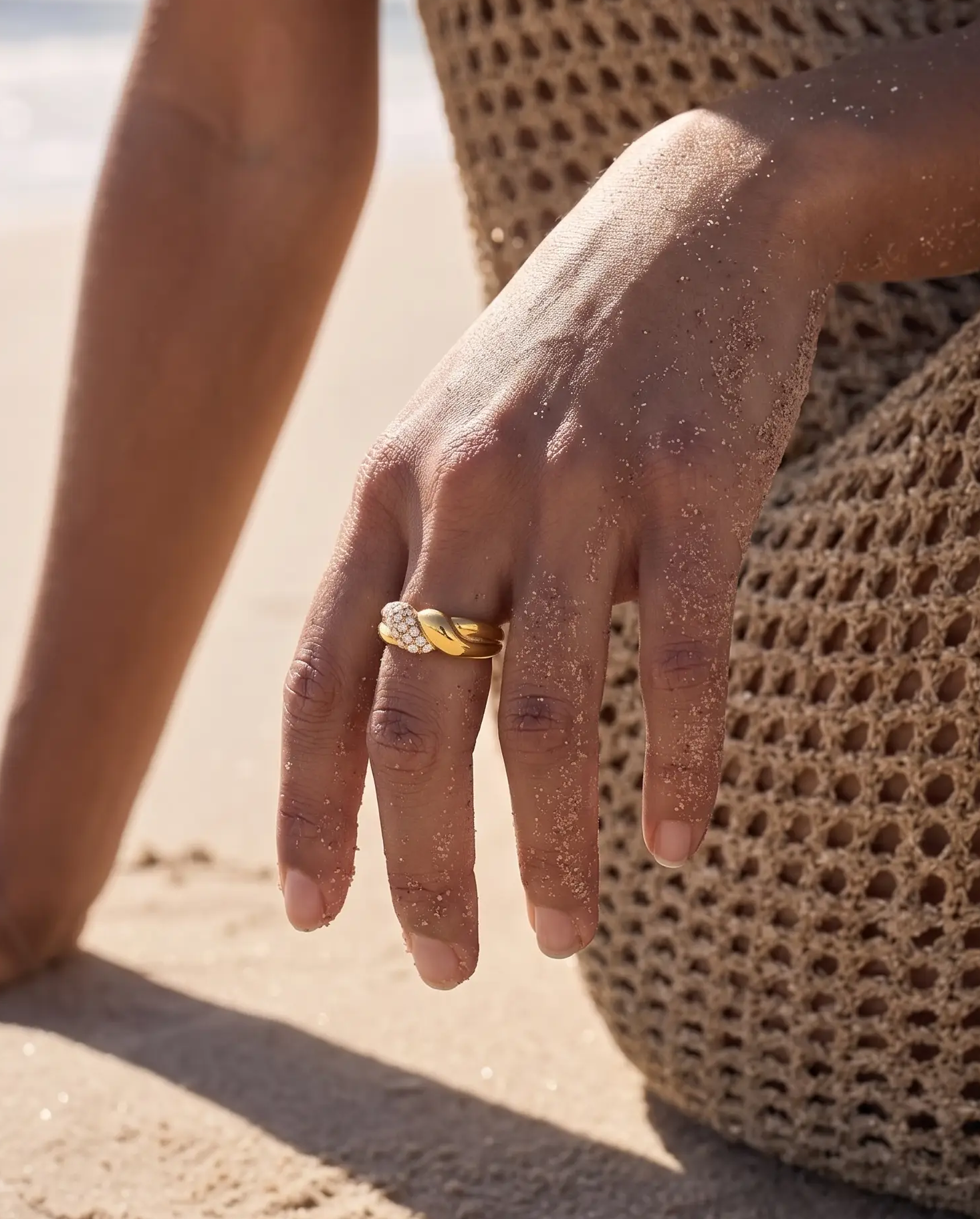 cascalia-ai ring-18_lifestyle1_a3+ring161.png
