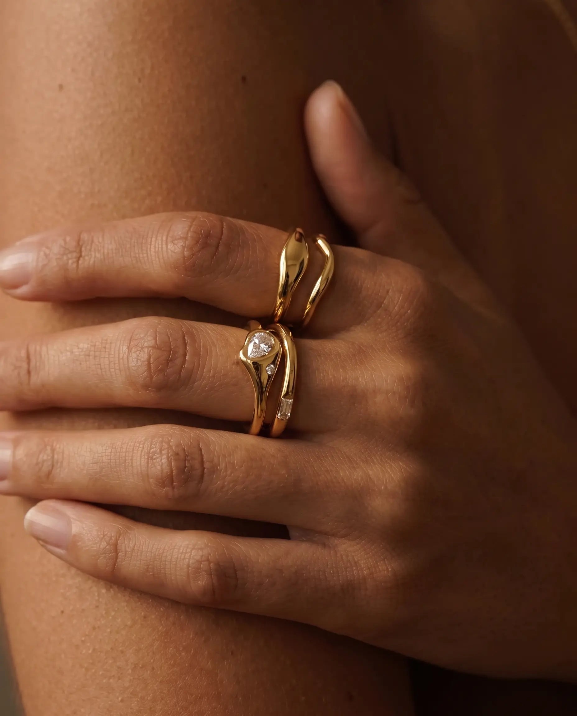 cascalia-ai ring-302_lifestyle1_a3+ring145.png