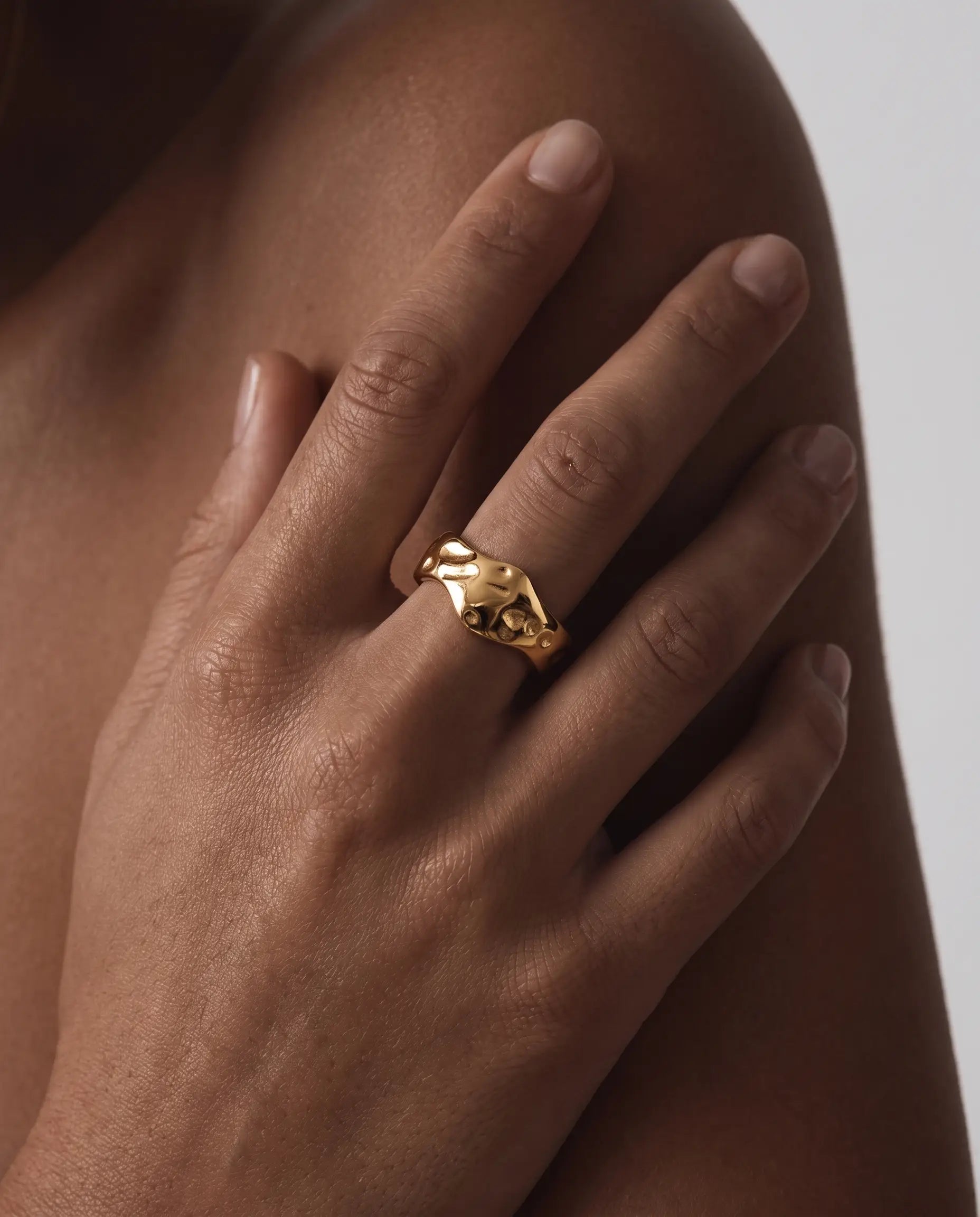 cascalia-ai ring-306_studio1_a3+solo.png