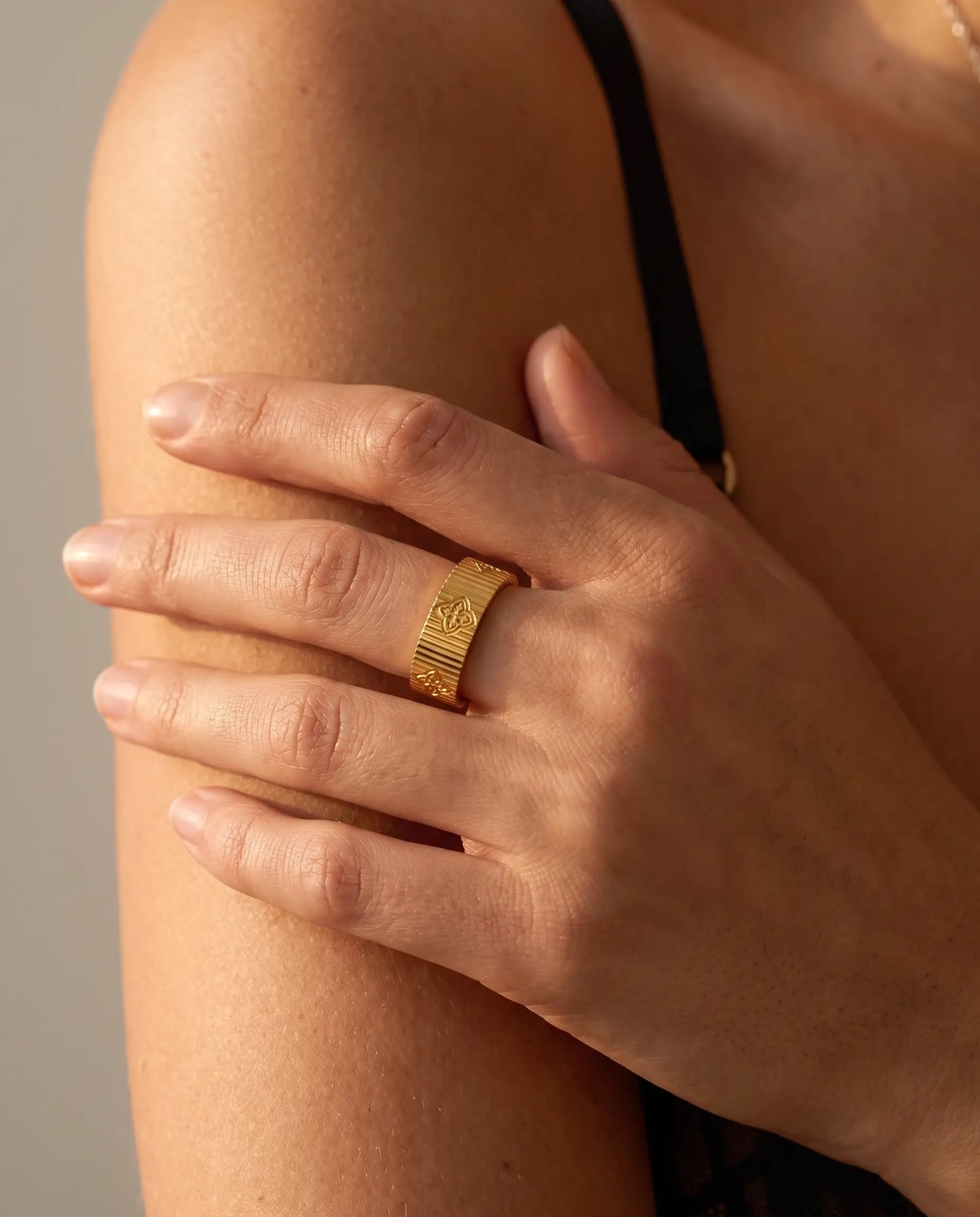 cascalia-ai ring-412_studio1_a4+solo.png