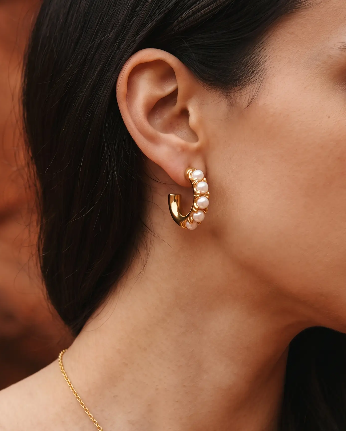cascalia-ai earrings-13_lifestyle1_a4+necklace331.png