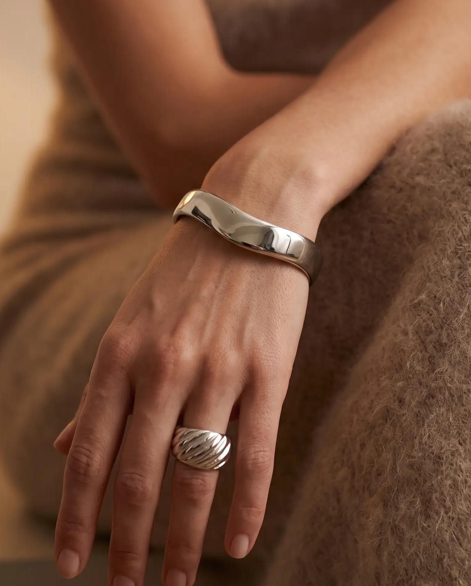 cascalia-ai bangle-213-S_lifestyle1_a1+ring141-S.png