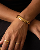 cascalia-ai bangle-213_lifestyle1_a4+ring145+ring307.png
