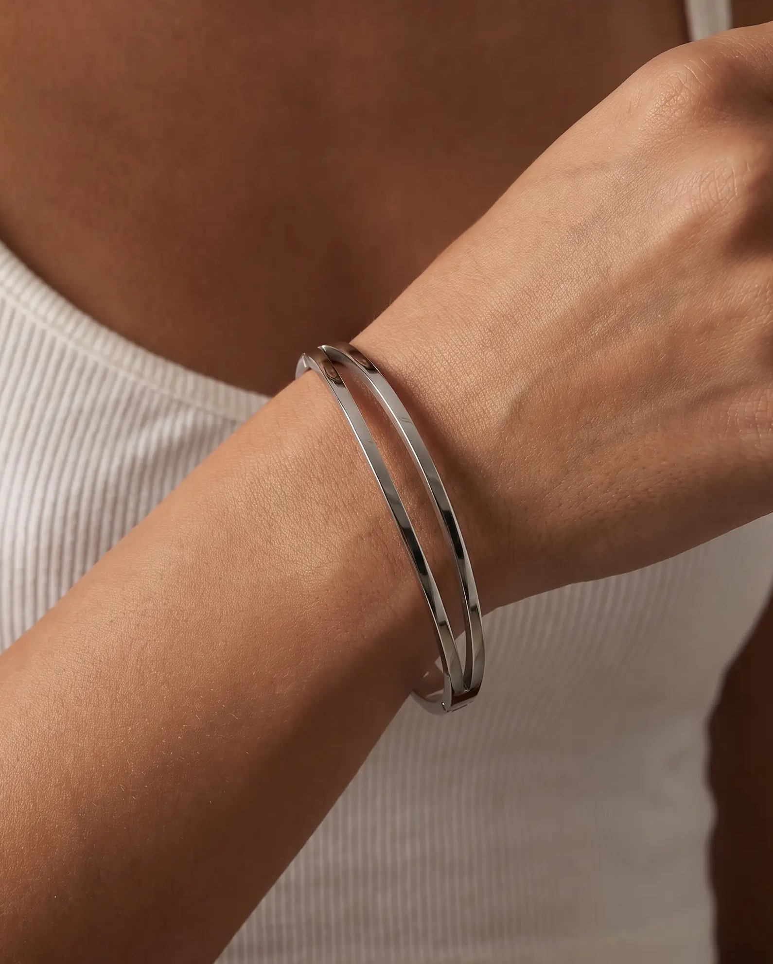 cascalia-ai bangle-314-S_lifestyle1_a1+solo.png