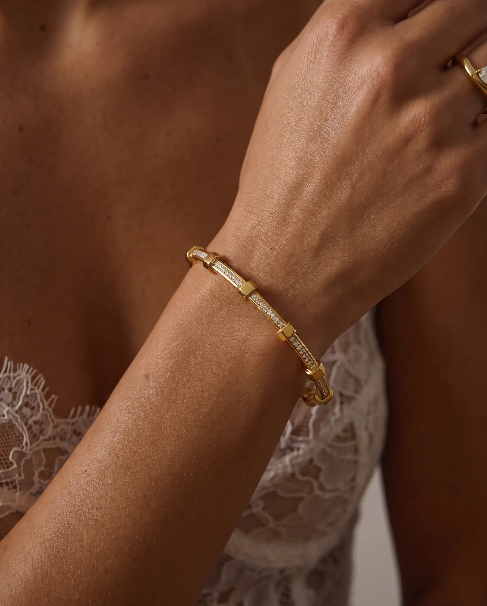 cascalia-ai bangle-338_lifestyle1_a2+ring103.png