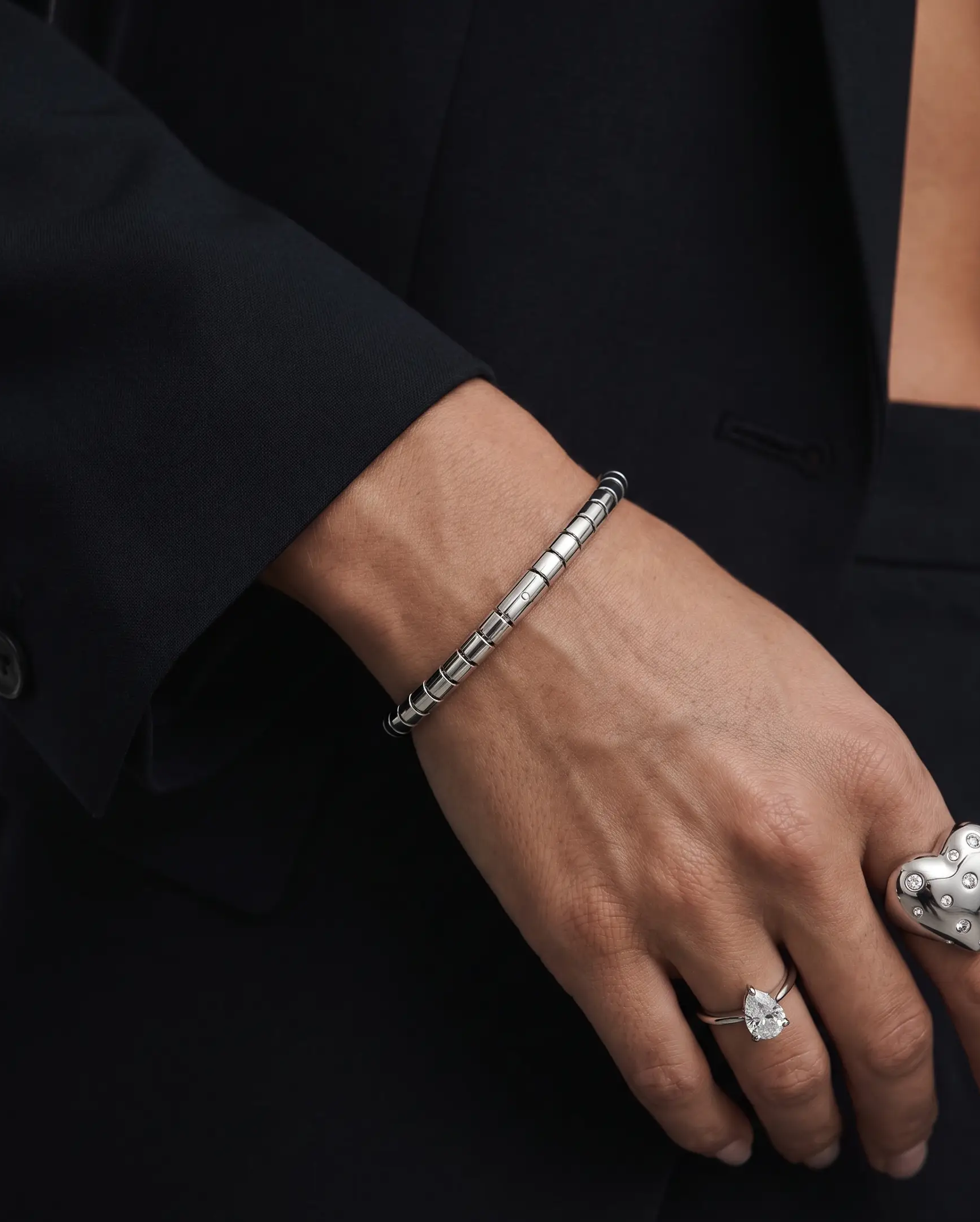 cascalia-ai bangle-340-S_studio1_a1+ring103-S+ring155-S.png