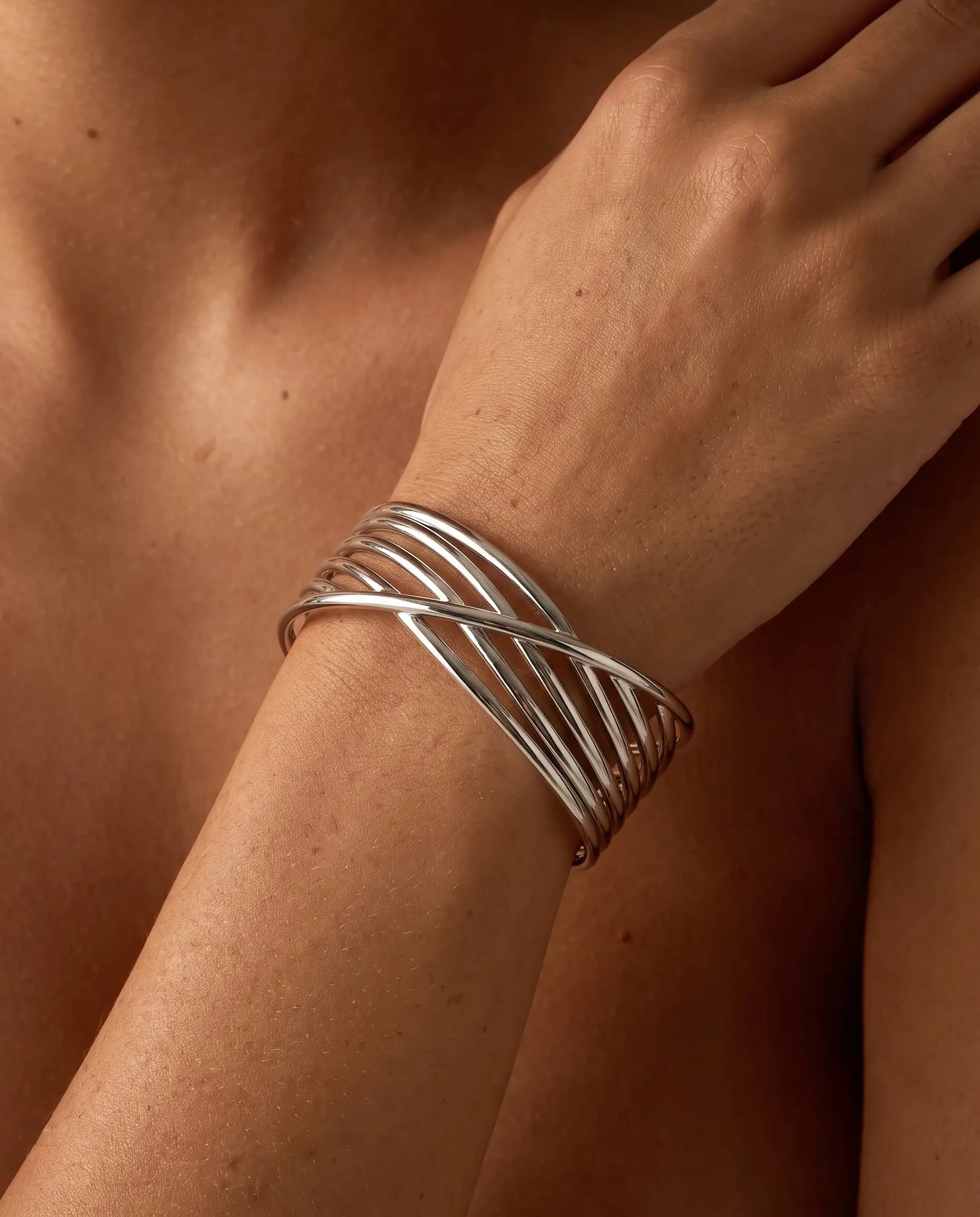 cascalia-ai bangle-379-S_studio2_a2+solo.png
