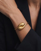 cascalia-ai bangle-403_studio2_a4+solo.png