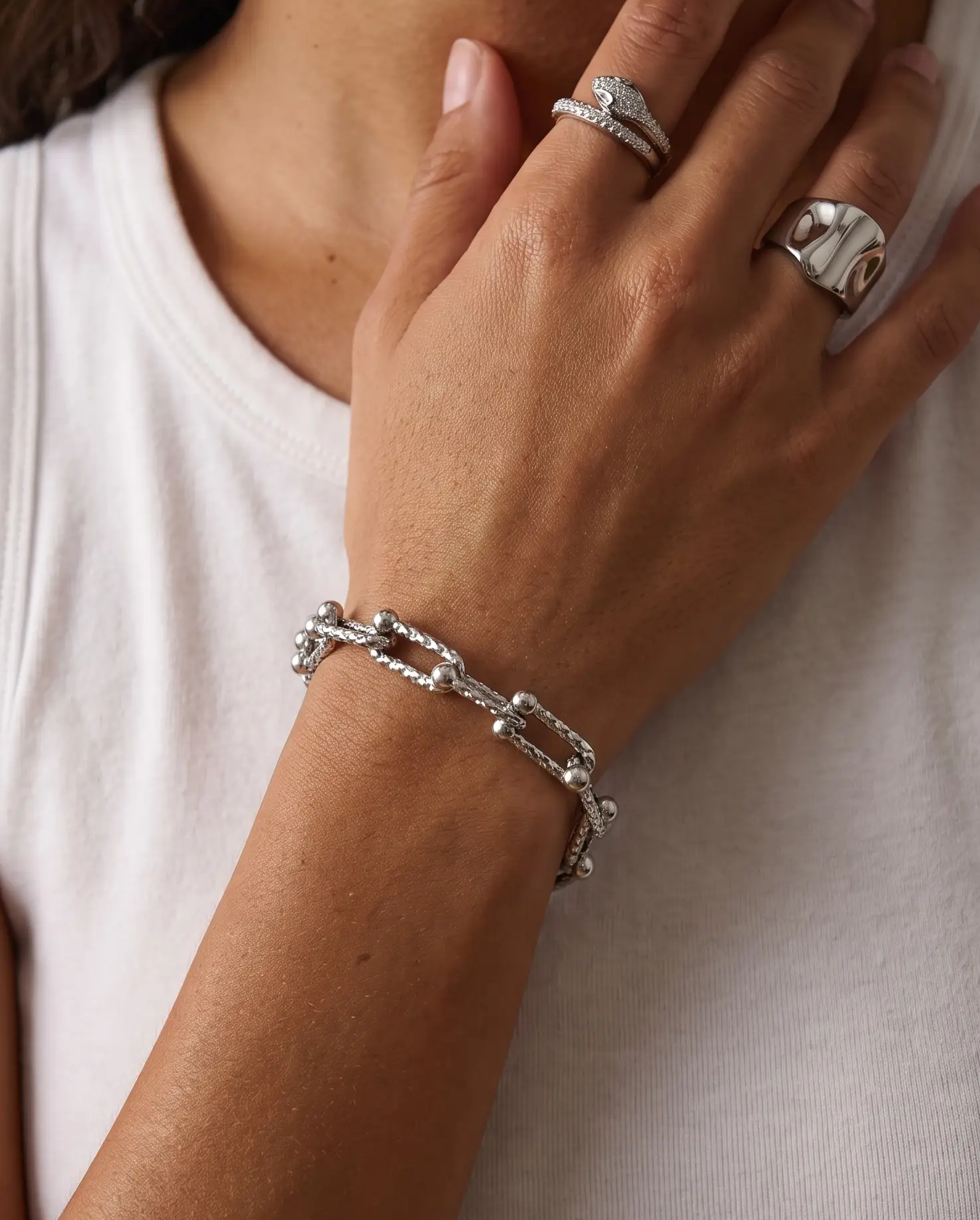cascalia-ai bracelet-172-S_studio1_a1+ring300-S+ring113-S.png