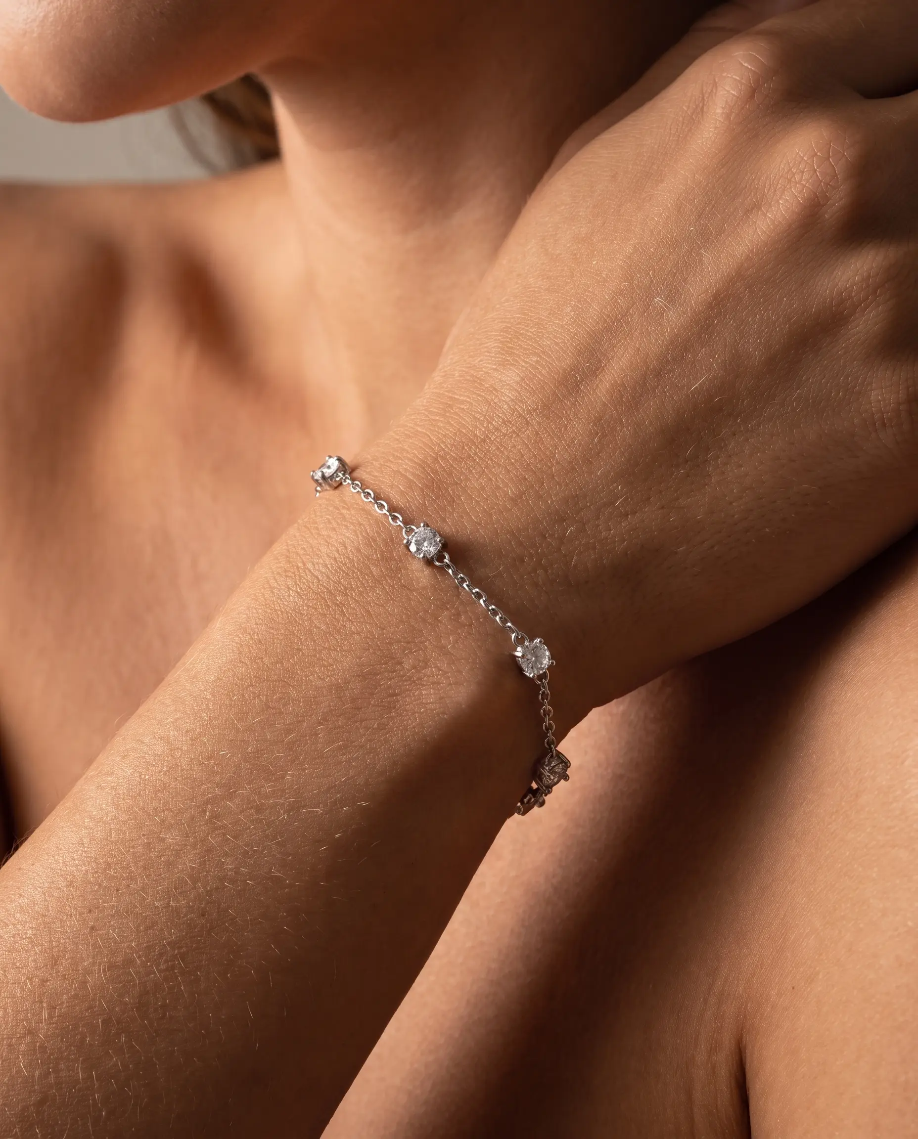 cascalia-ai bracelet-176-S_lifestyle1_a1+solo.png