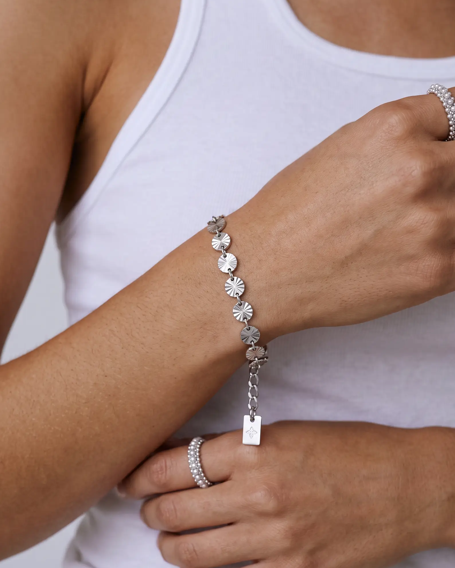 cascalia-ai bracelet-188-S_studio1_a14+ring117-S+ring141-S.png