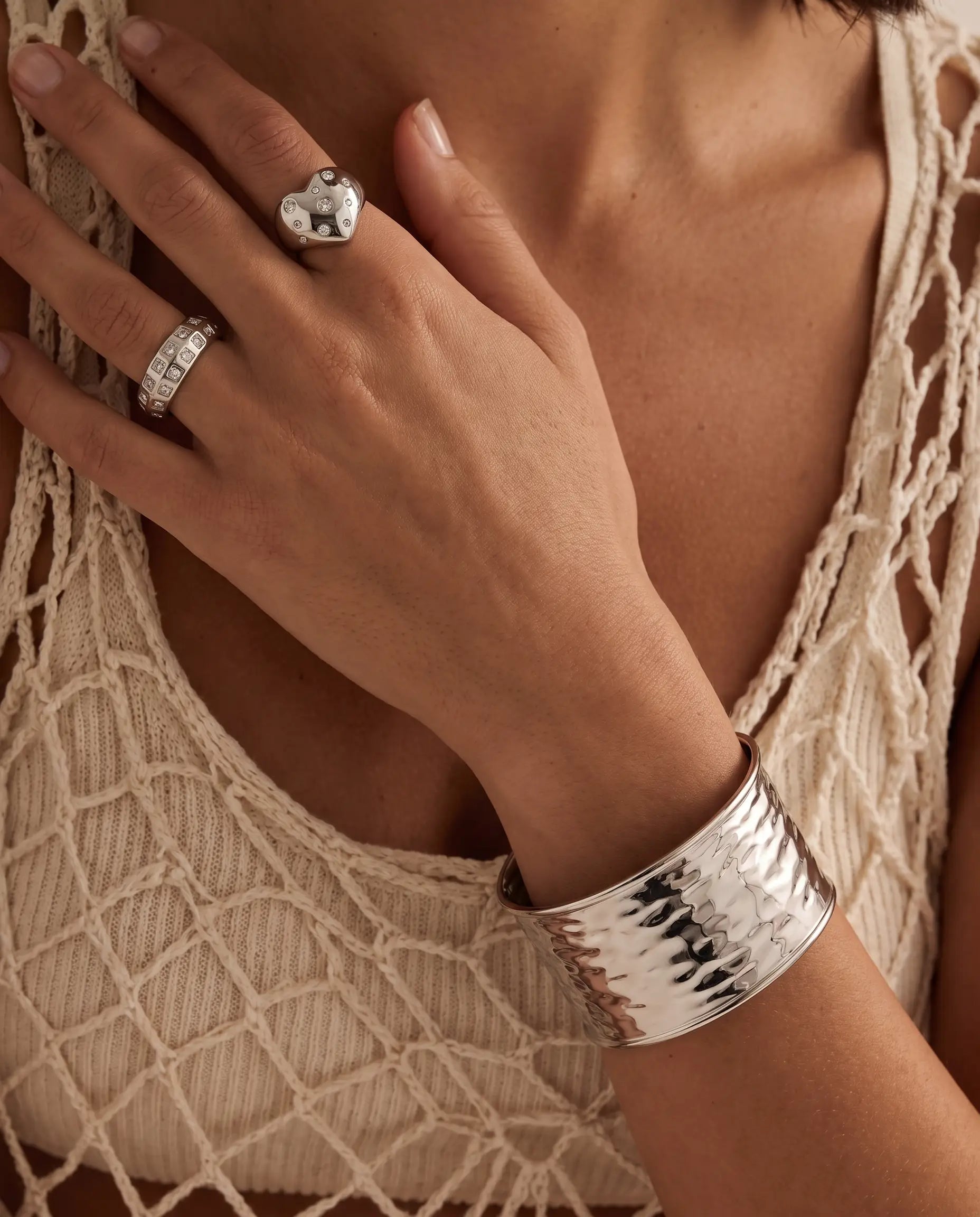 cascalia-ai bracelet-210-S_lifestyle1_a2+ring155-S+ring413-S.png