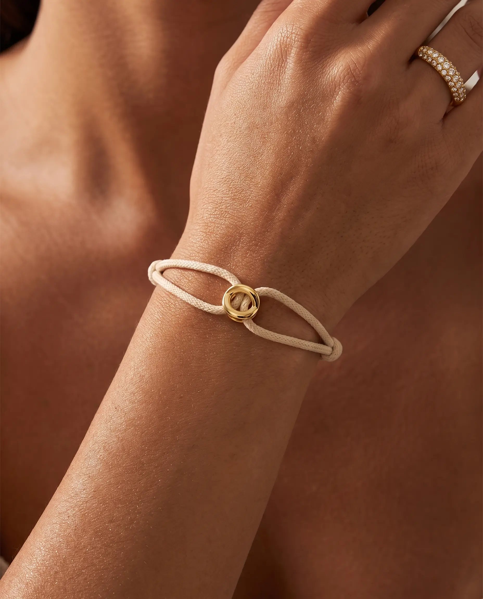 cascalia-ai bracelet-222_lifestyle1_a2+ring102.png