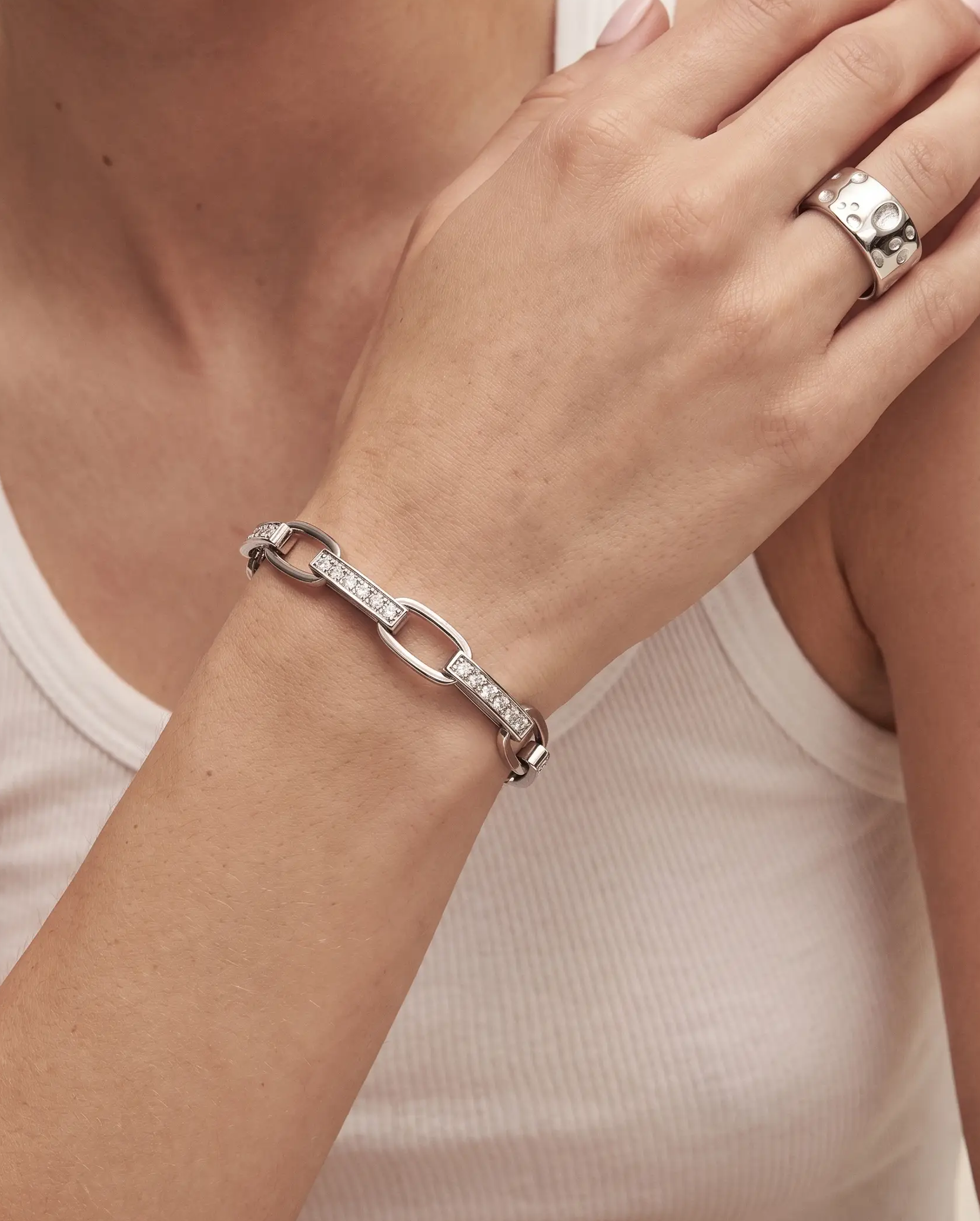 cascalia-ai bracelet-223-S_studio1_a3+ring158-S.png