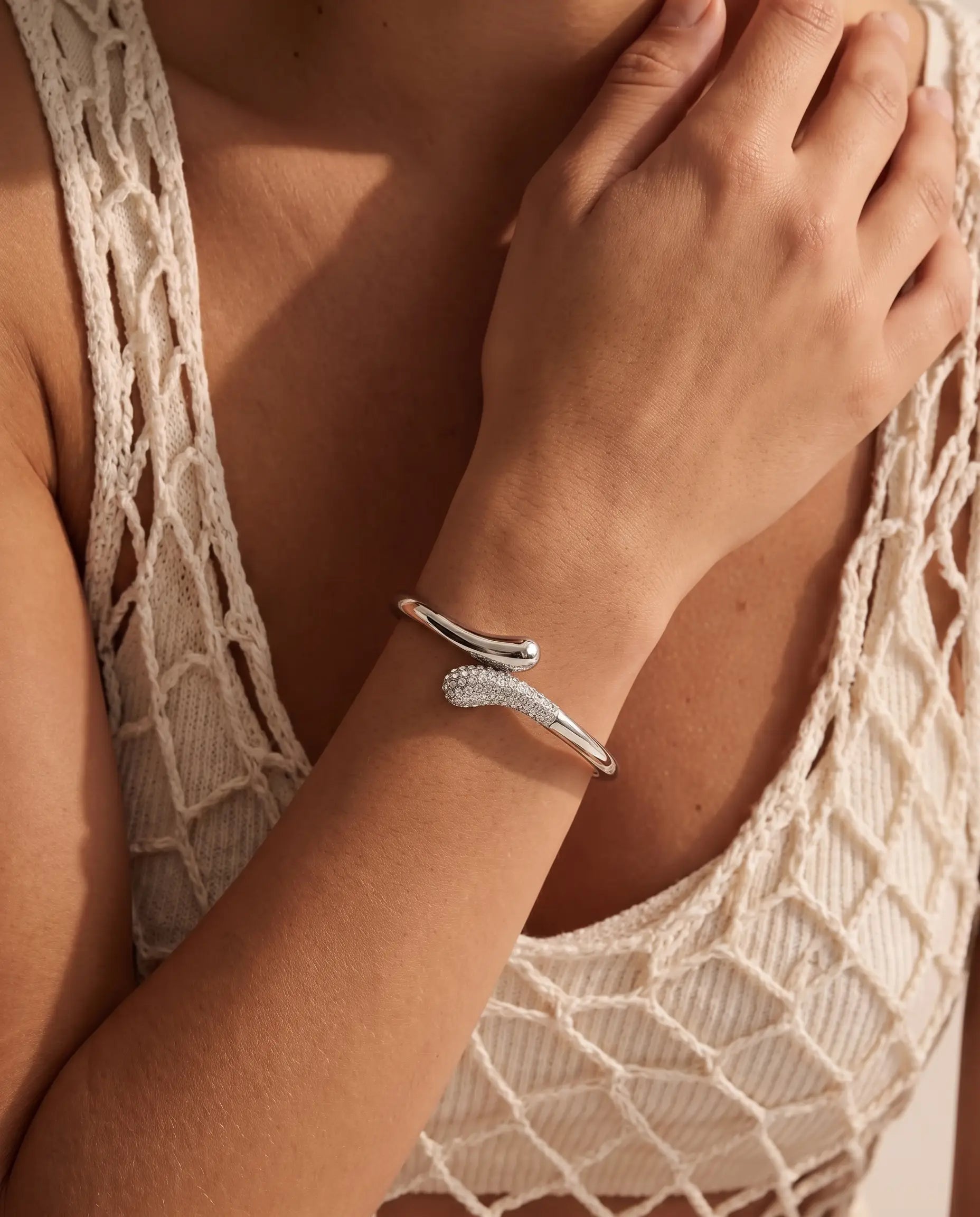 cascalia-ai bracelet-226-S_studio2_a1+solo.png