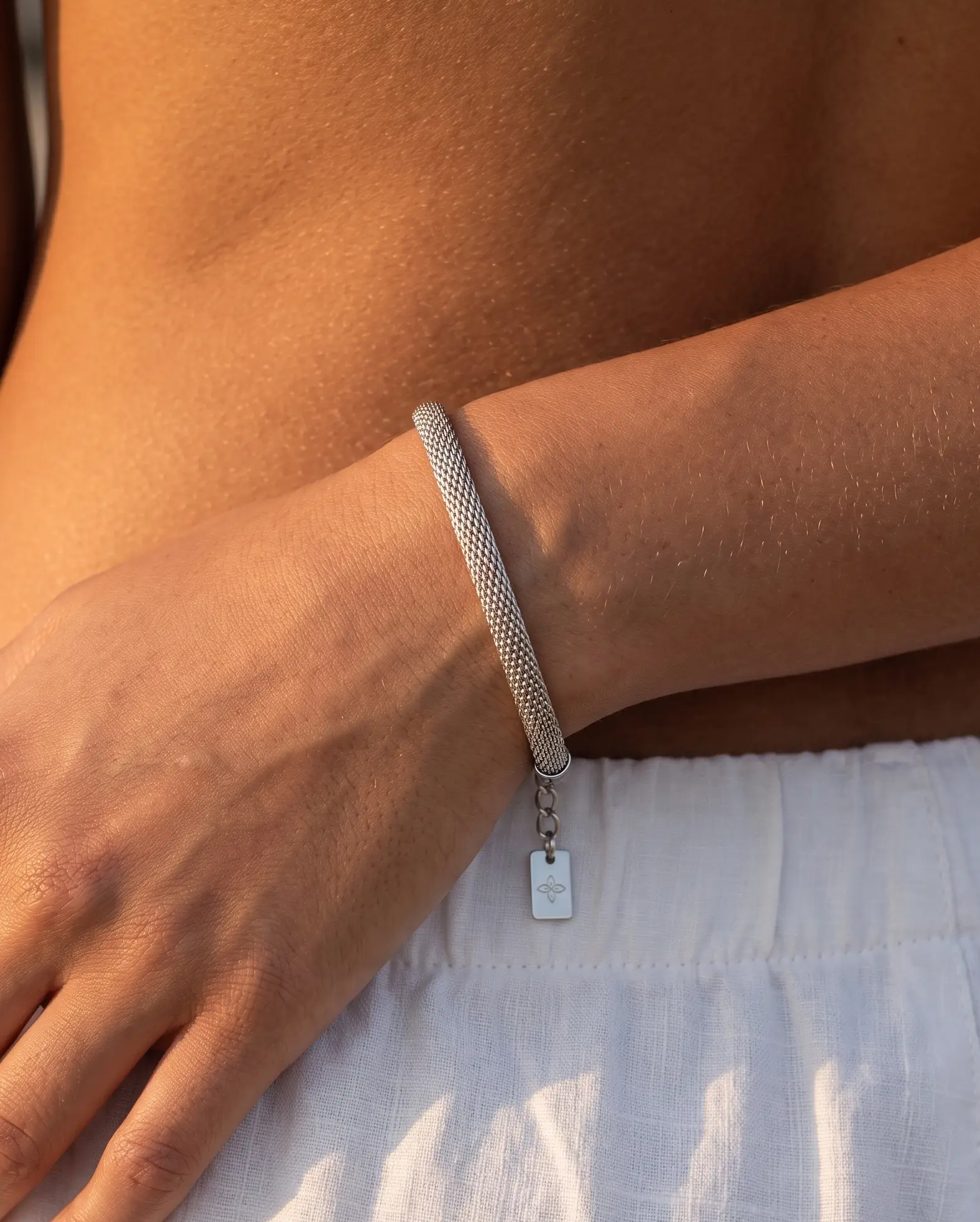 cascalia-ai bracelet-234-S_studio1_a4+solo.png