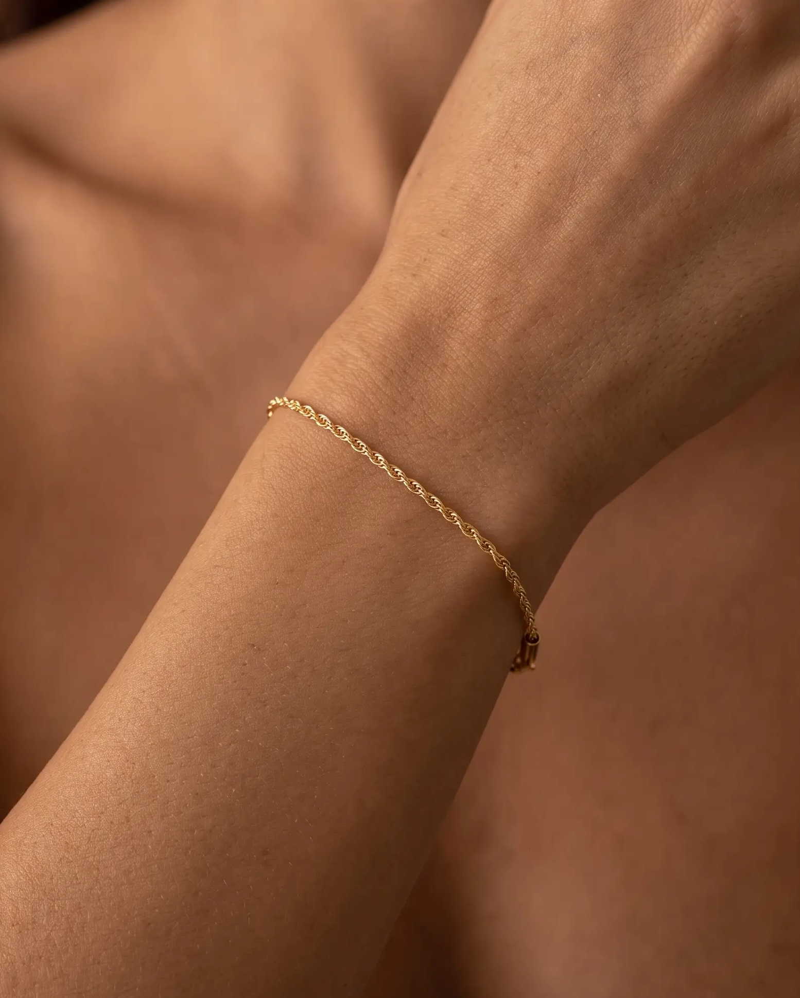 cascalia-ai bracelet-416-1-5mm_studio1_a8+solo.png