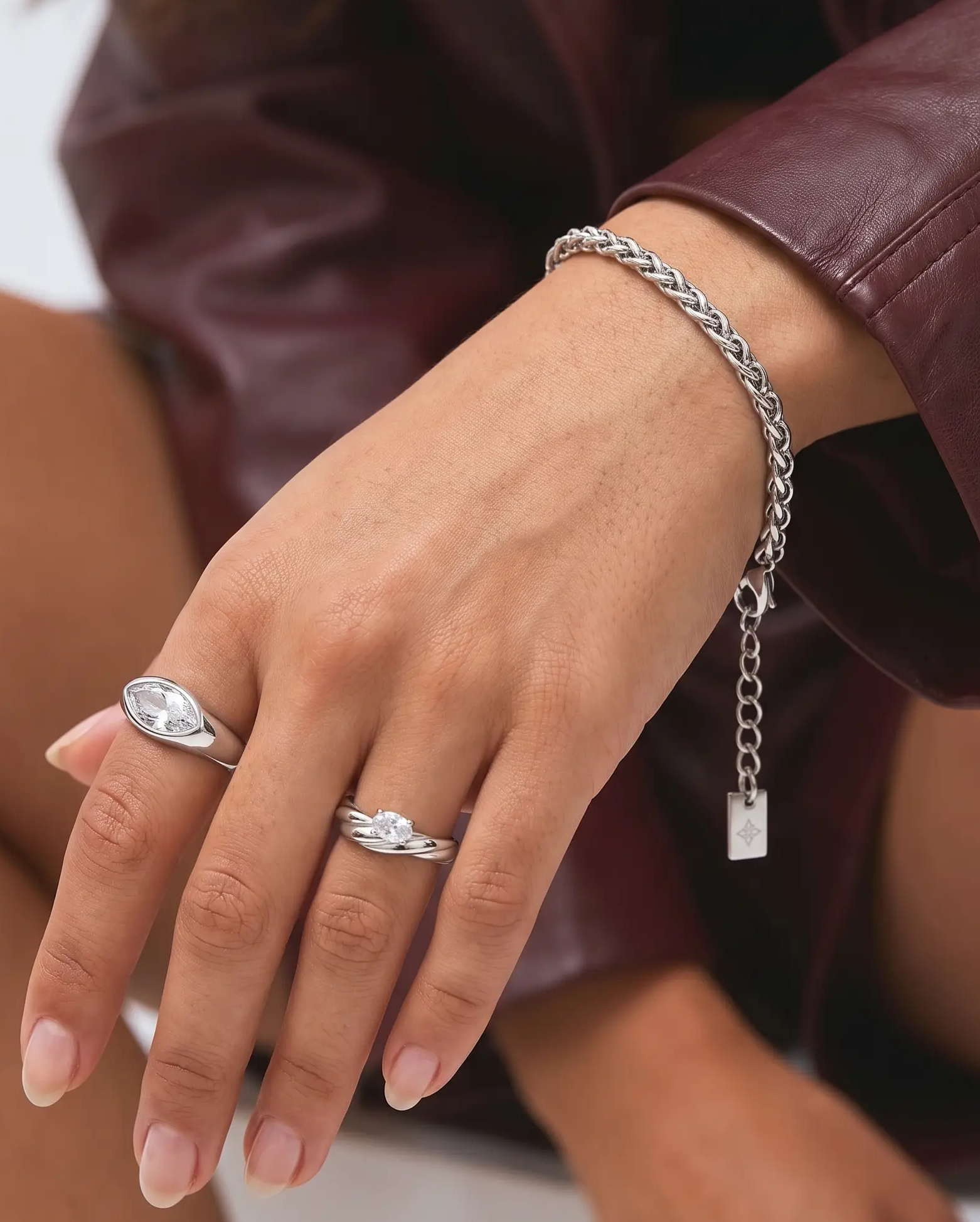 cascalia-ai bracelet-418-3mm-S_studio1_a1+ring104-S+ring101-S.png