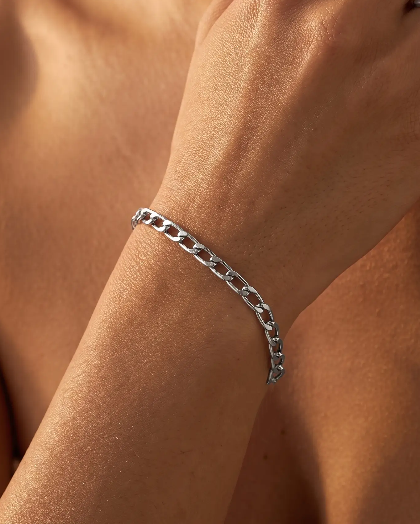 cascalia-ai bracelet-419-3mm-S_studio1_a6+ring124-S+ring106-S.png