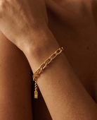 cascalia-ai bracelet-419-6mm_studio2_a6+solo.png