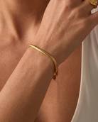 cascalia-ai bracelet-421-3mm_studio2_a4+ring133+ring149.png
