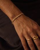cascalia-ai bracelet-421-5mm_studio2_a1+ring303+ring110.png