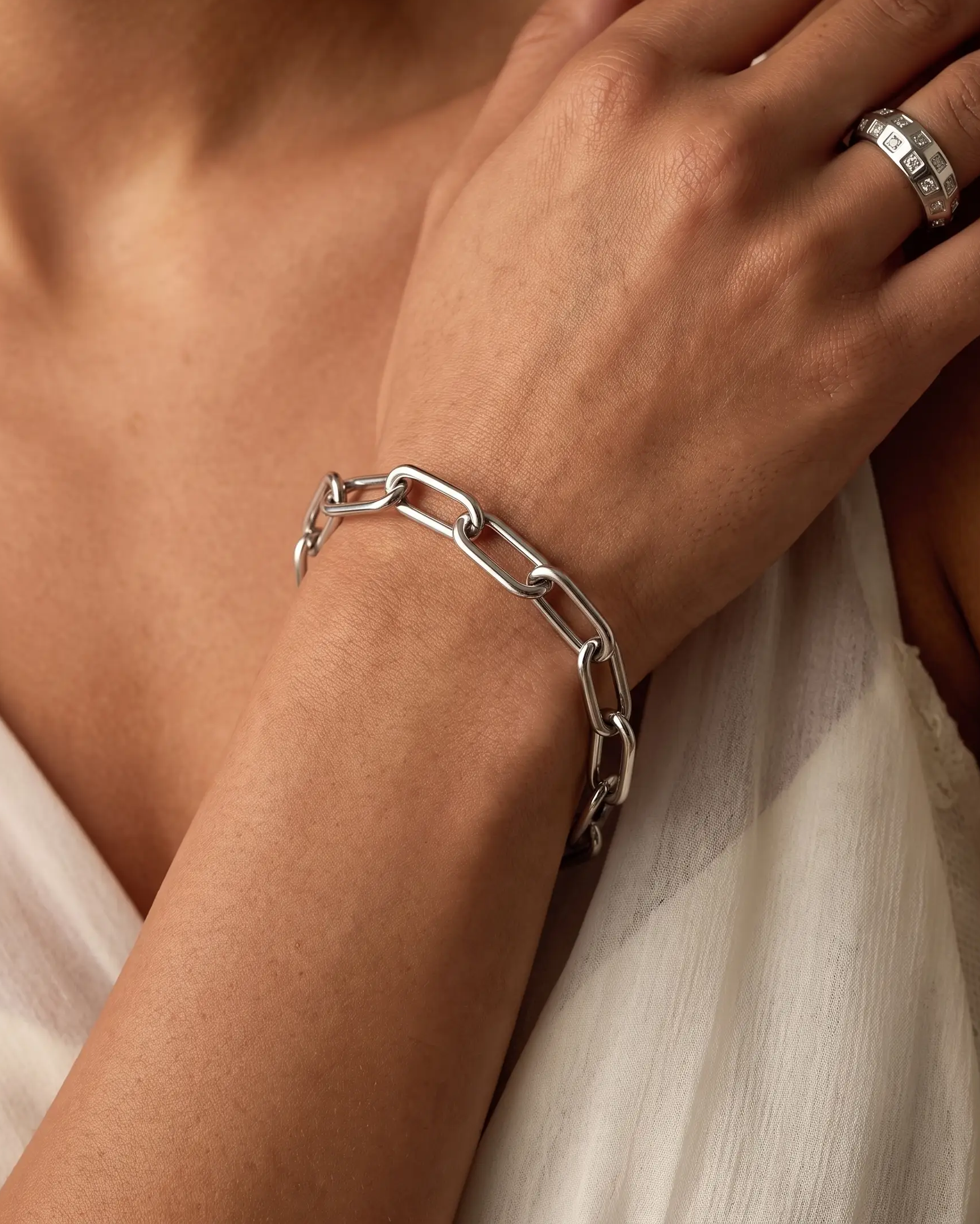 cascalia-ai bracelet-422-6mm-S_studio1_a1+ring413-S.png