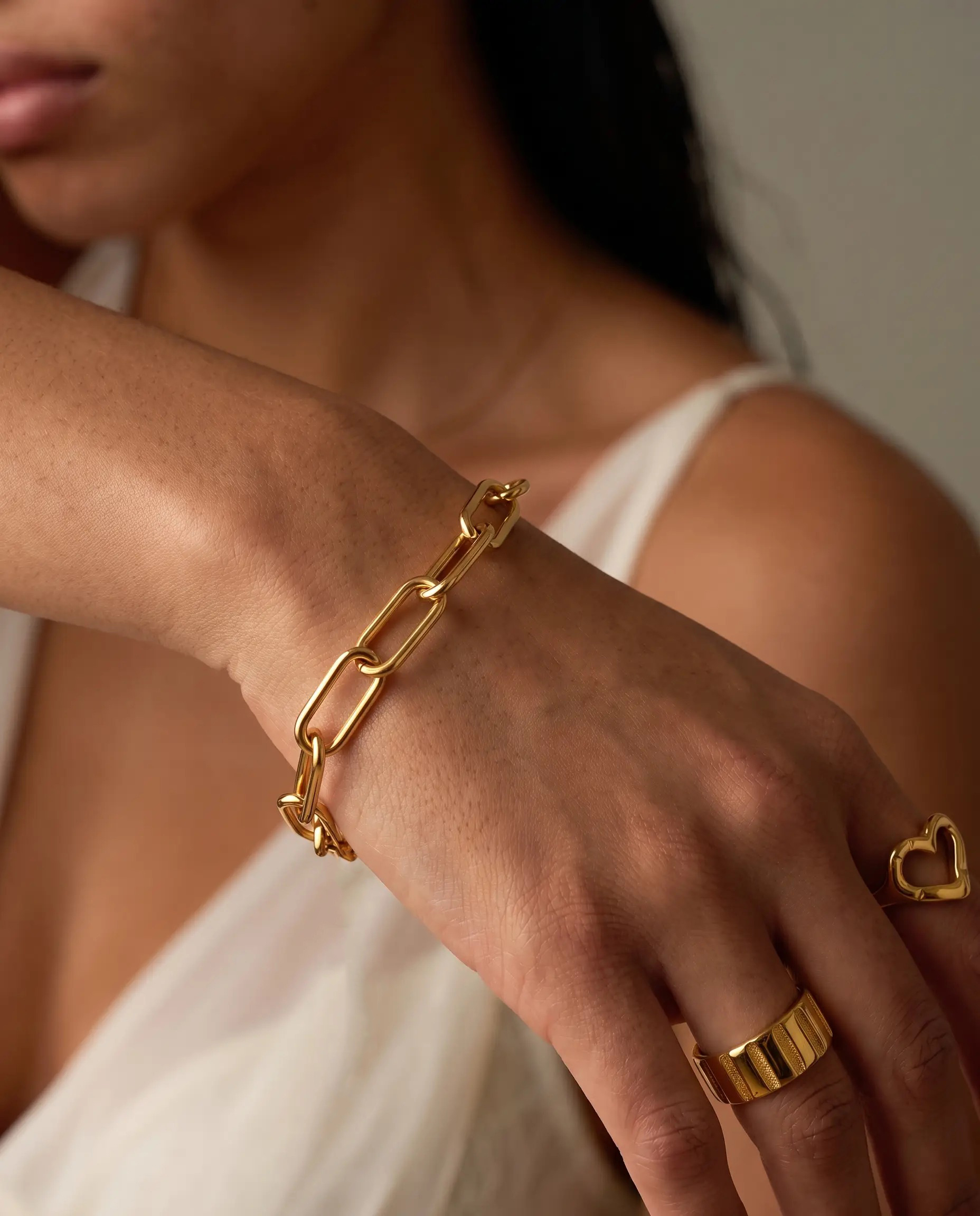 cascalia-ai bracelet-422-6mm_lifestyle1_a1+ring127+ring136.png