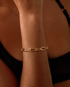 cascalia-ai bracelet-422-6mm_studio1_a2+ring123.png