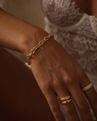 cascalia-ai bracelet-424-5mm_studio1_a2+ring300+ring102.png
