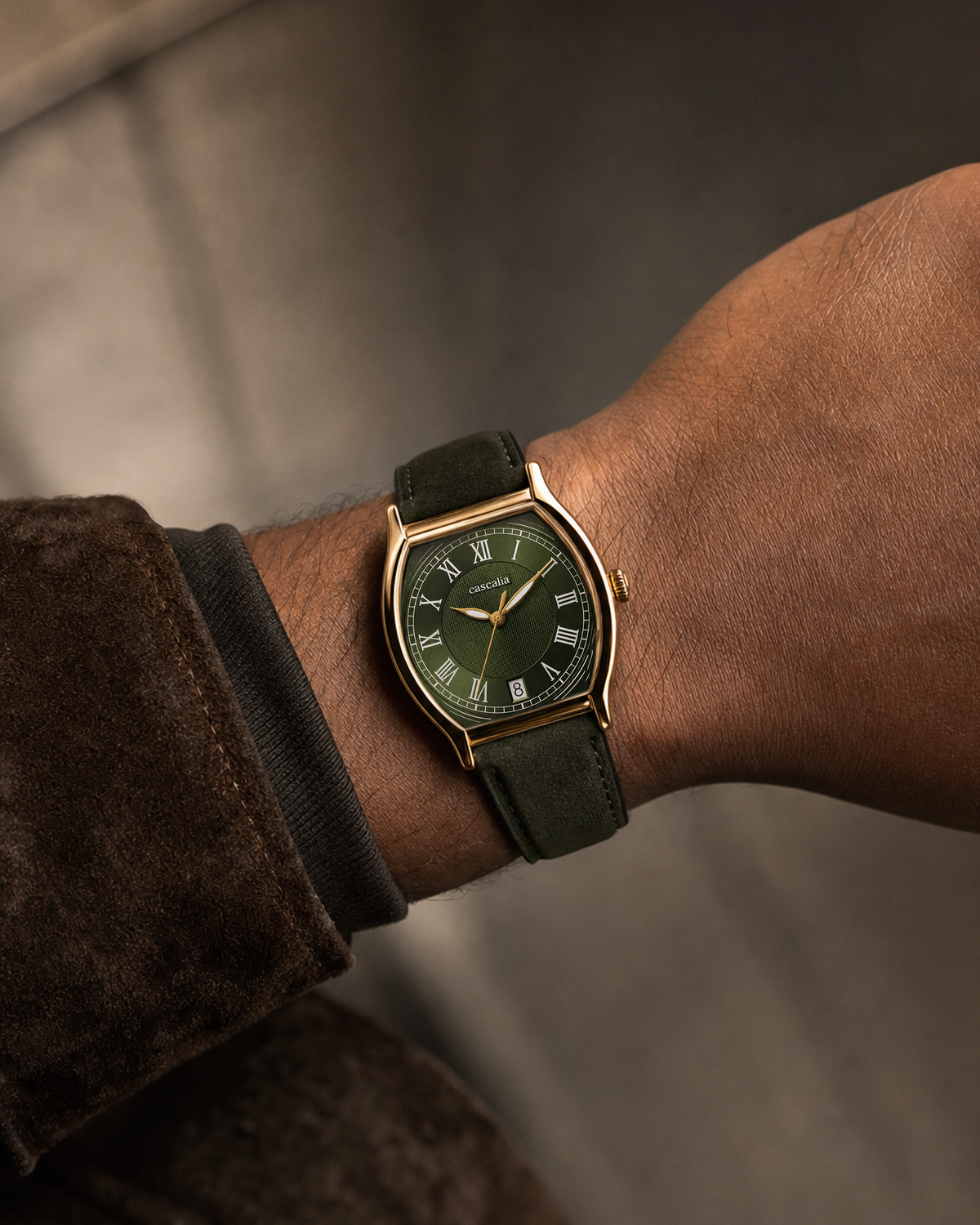 Caratello Gold Automatic Green on the wrist