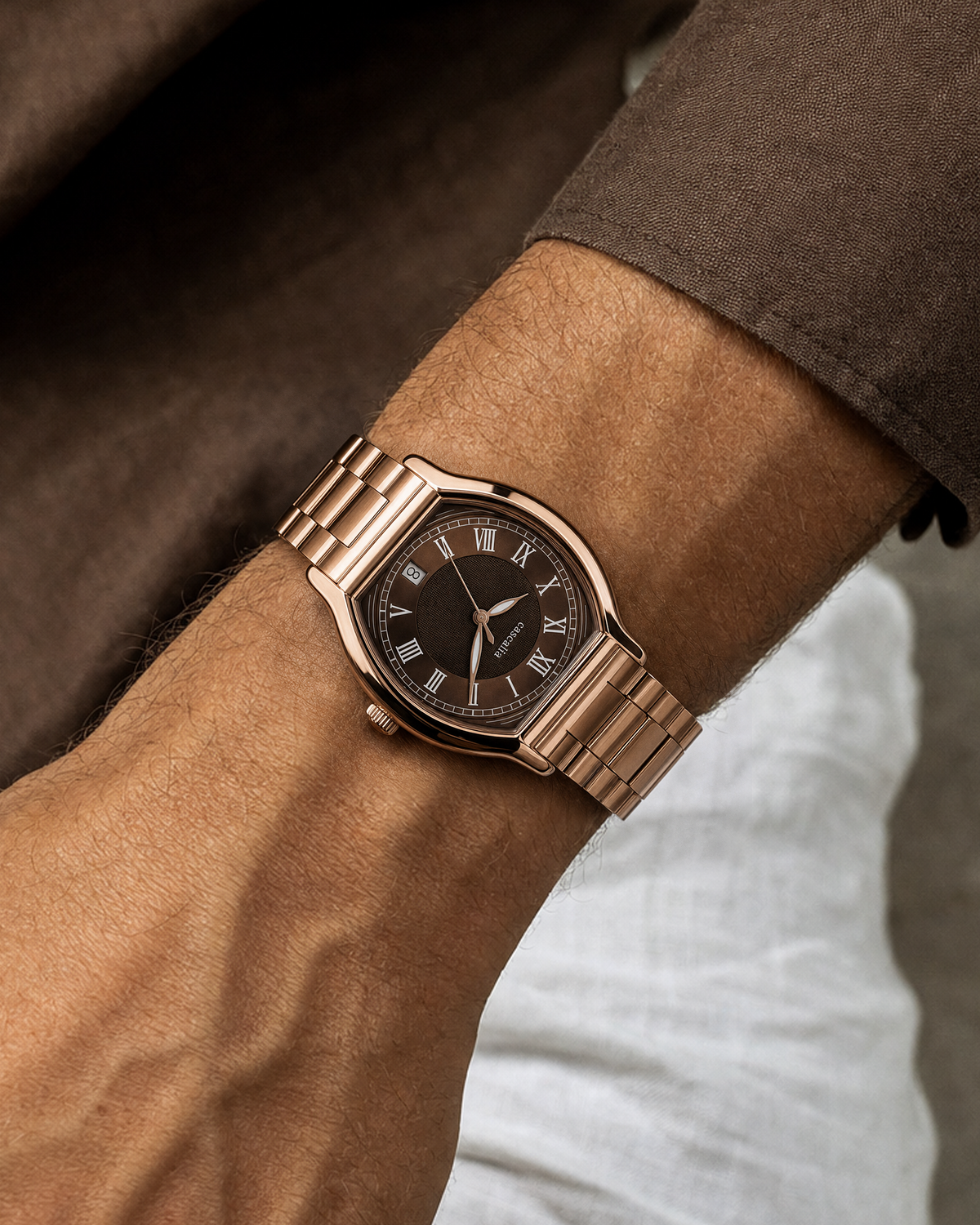 Caratello Rosegold Automatic Brown on the wrist