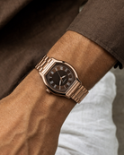 Caratello Rosegold Automatic Brown on the wrist