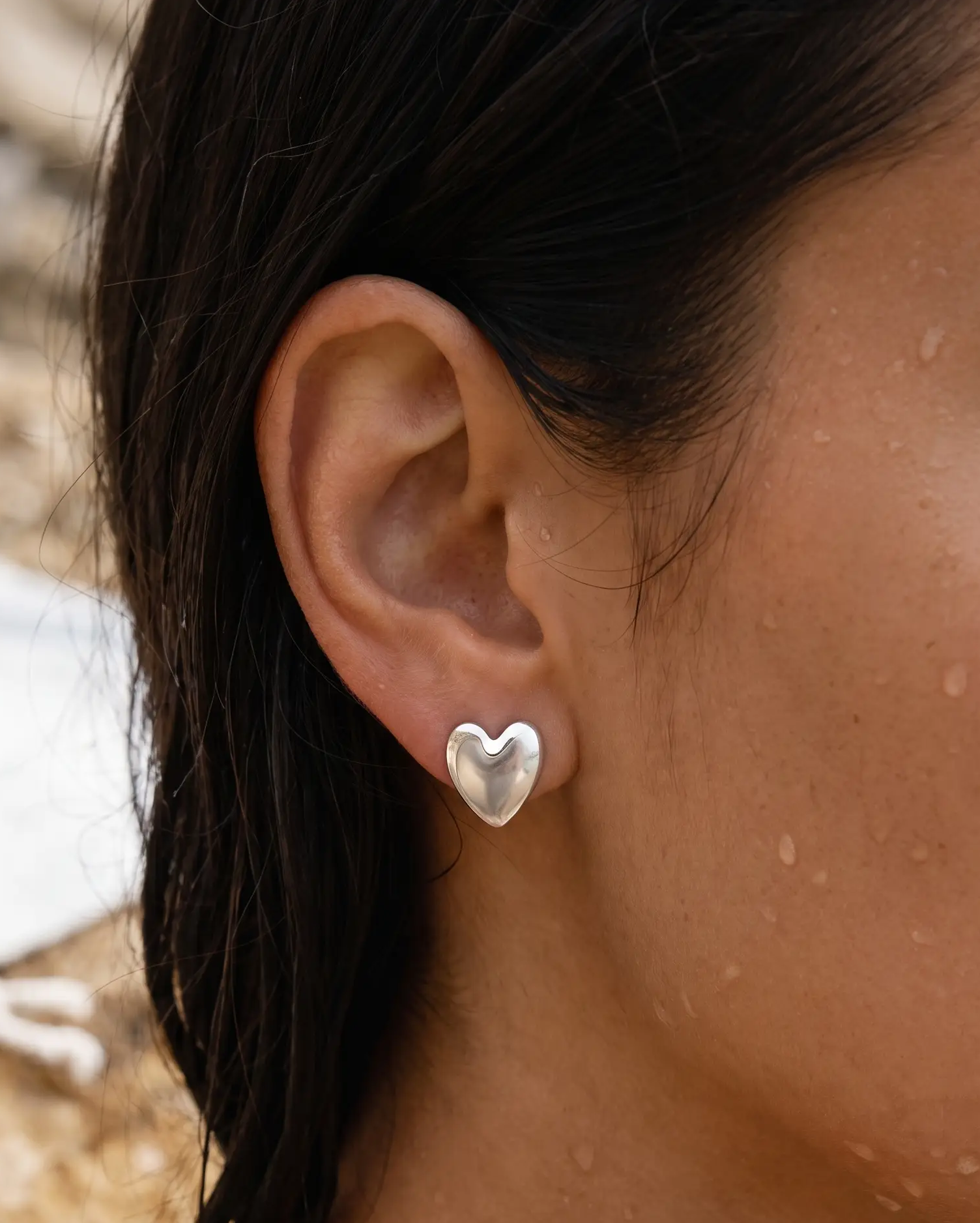 cascalia-ai earrings-15-S_lifestyle1_a1+solo.png