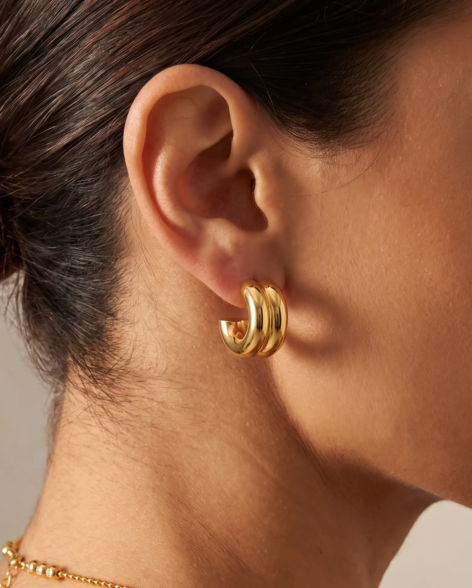 cascalia-ai earrings-16_studio1_a2+necklace231.png