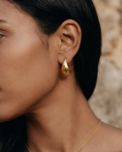 cascalia-ai earrings-1_studio2_a4+necklace242.png
