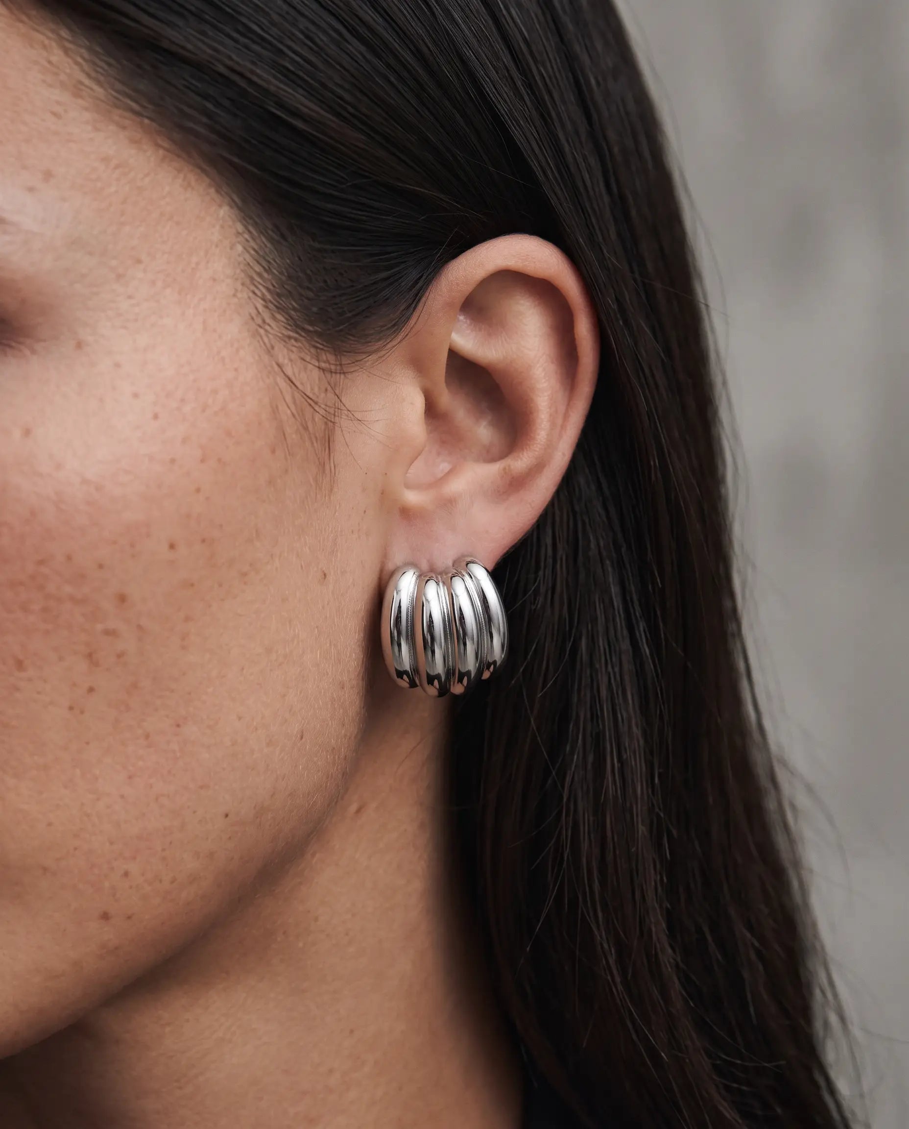 cascalia-ai earrings-22-S_lifestyle1_a1+solo.png