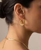 cascalia-ai earrings-341_studio1_a3+necklace430-5mm.png