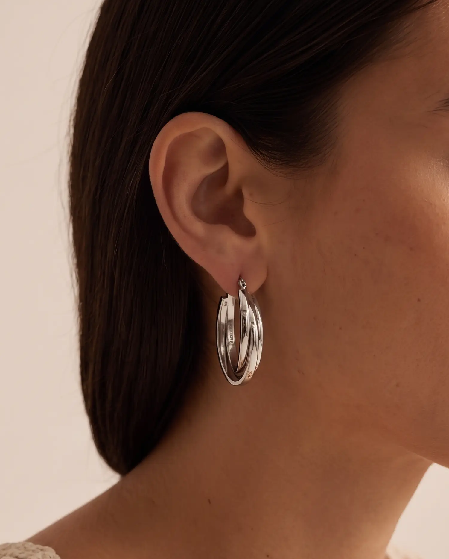 cascalia-ai earrings-348-S_studio1_a1+solo.png