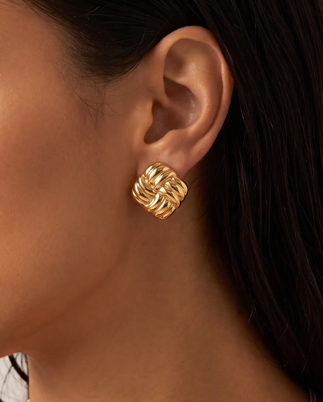 cascalia-ai earrings-354_lifestyle1_a2+necklace430-5mm.png