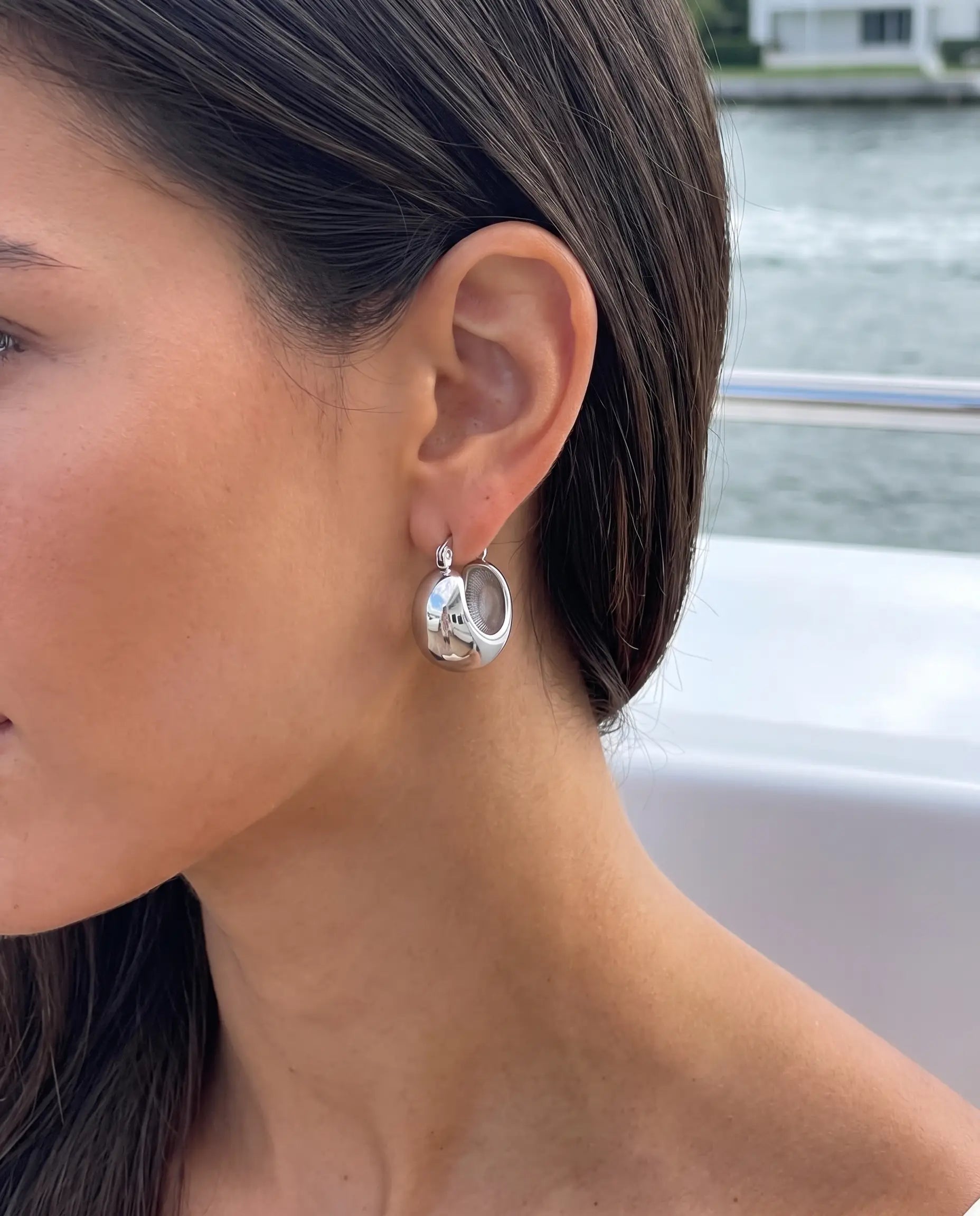 cascalia-ai earrings-363-S_lifestyle1_a1+solo.png