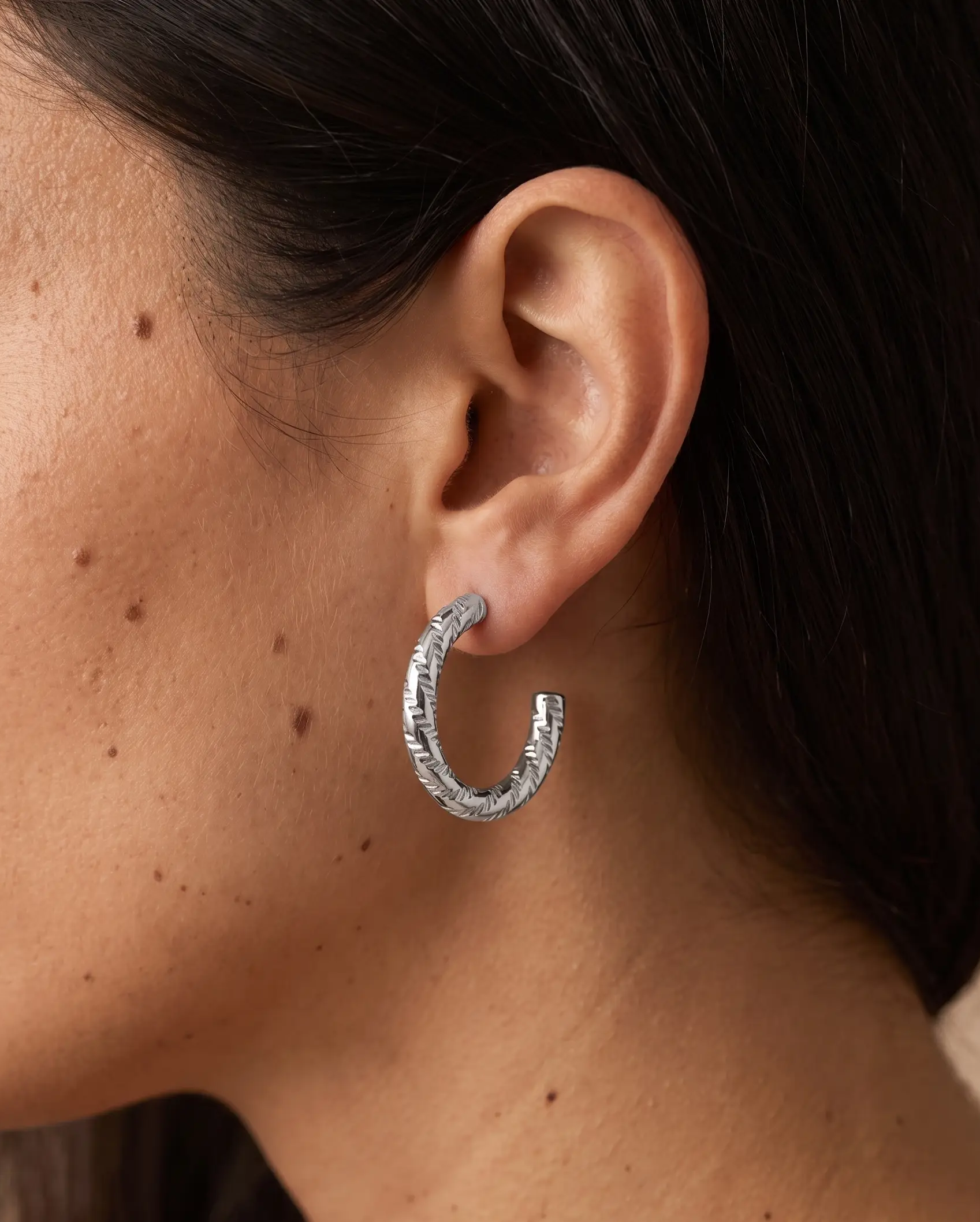 cascalia-ai earrings-365-S_studio2_a1+solo.png