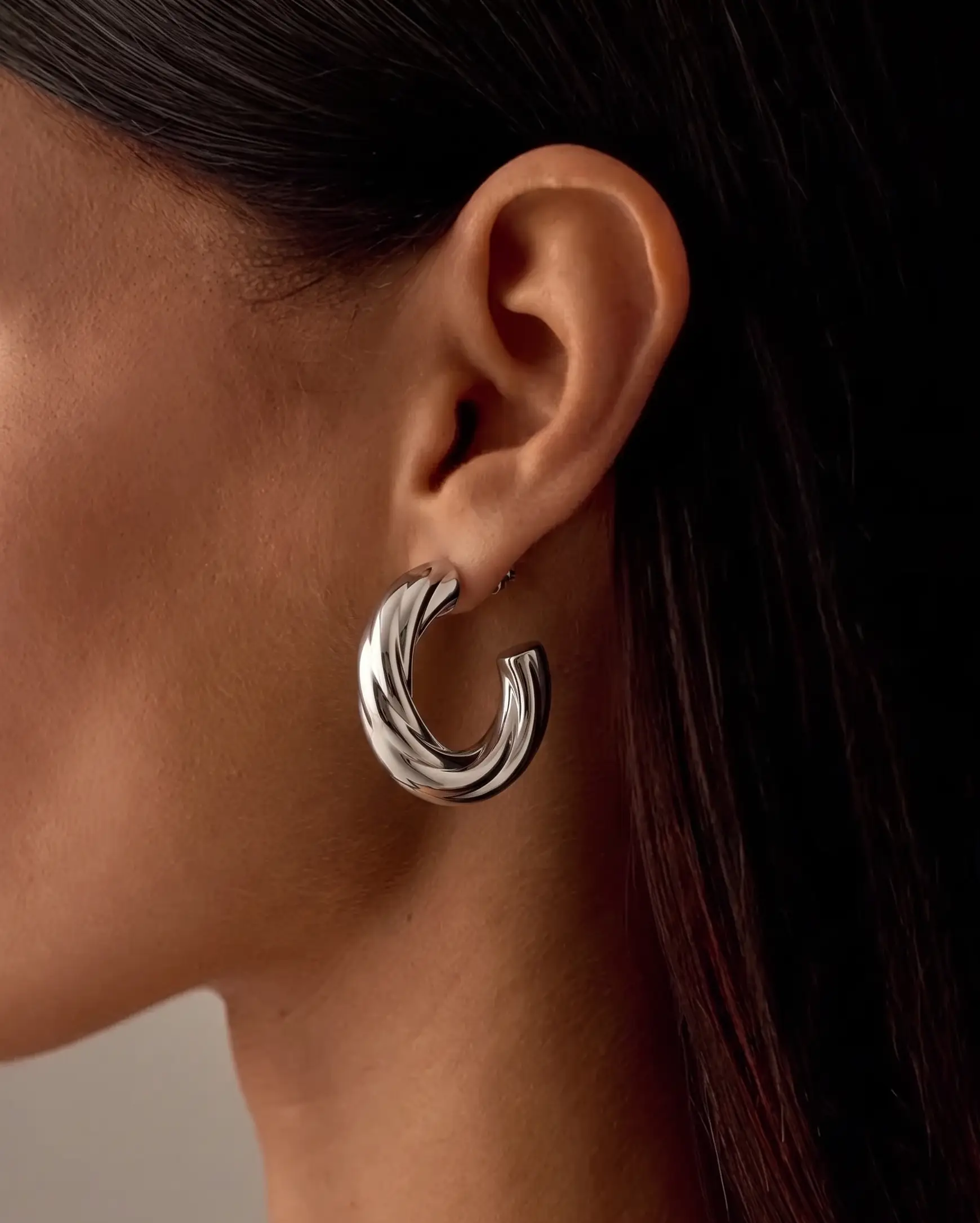 cascalia-ai earrings-372-S_studio1_a4+solo.png