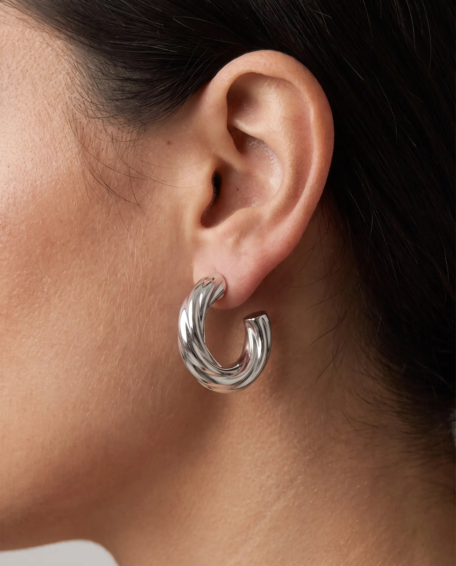 cascalia-ai earrings-372-S_studio2_a4+solo.png
