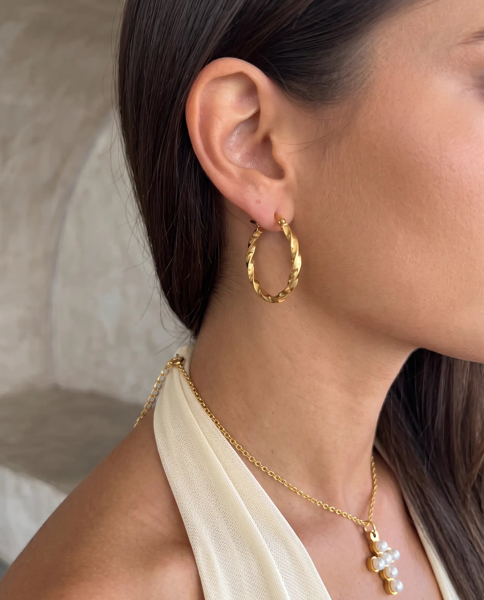 cascalia-ai earrings-385_lifestyle1_a2+necklace268.png