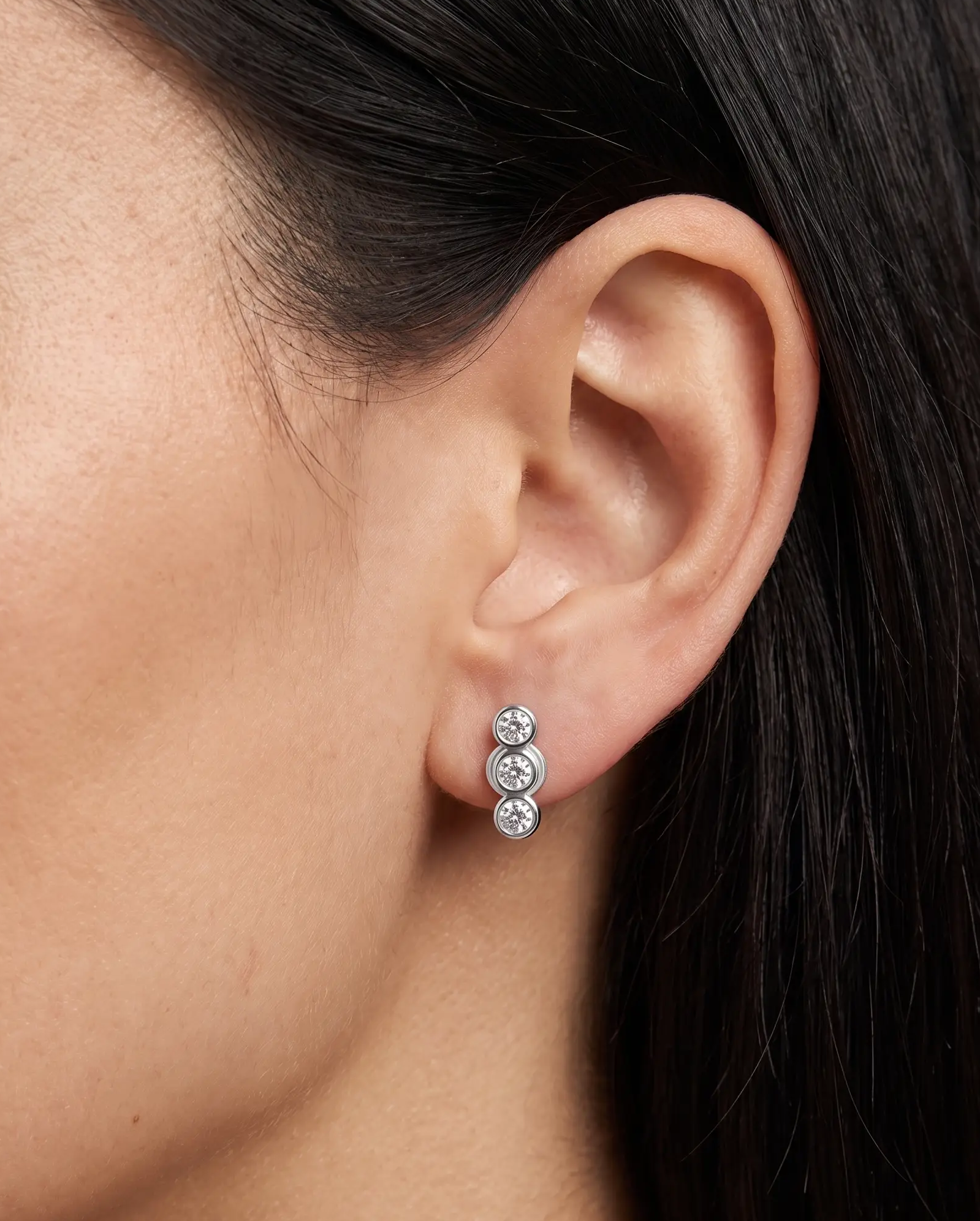 cascalia-ai earrings-41-S_lifestyle1_a1+solo.png