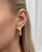 cascalia-ai earrings-5_lifestyle1_a1+solo.png